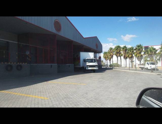 1,655M² WAREHOUSE TO LET IN BELLVILLE CENTRAL